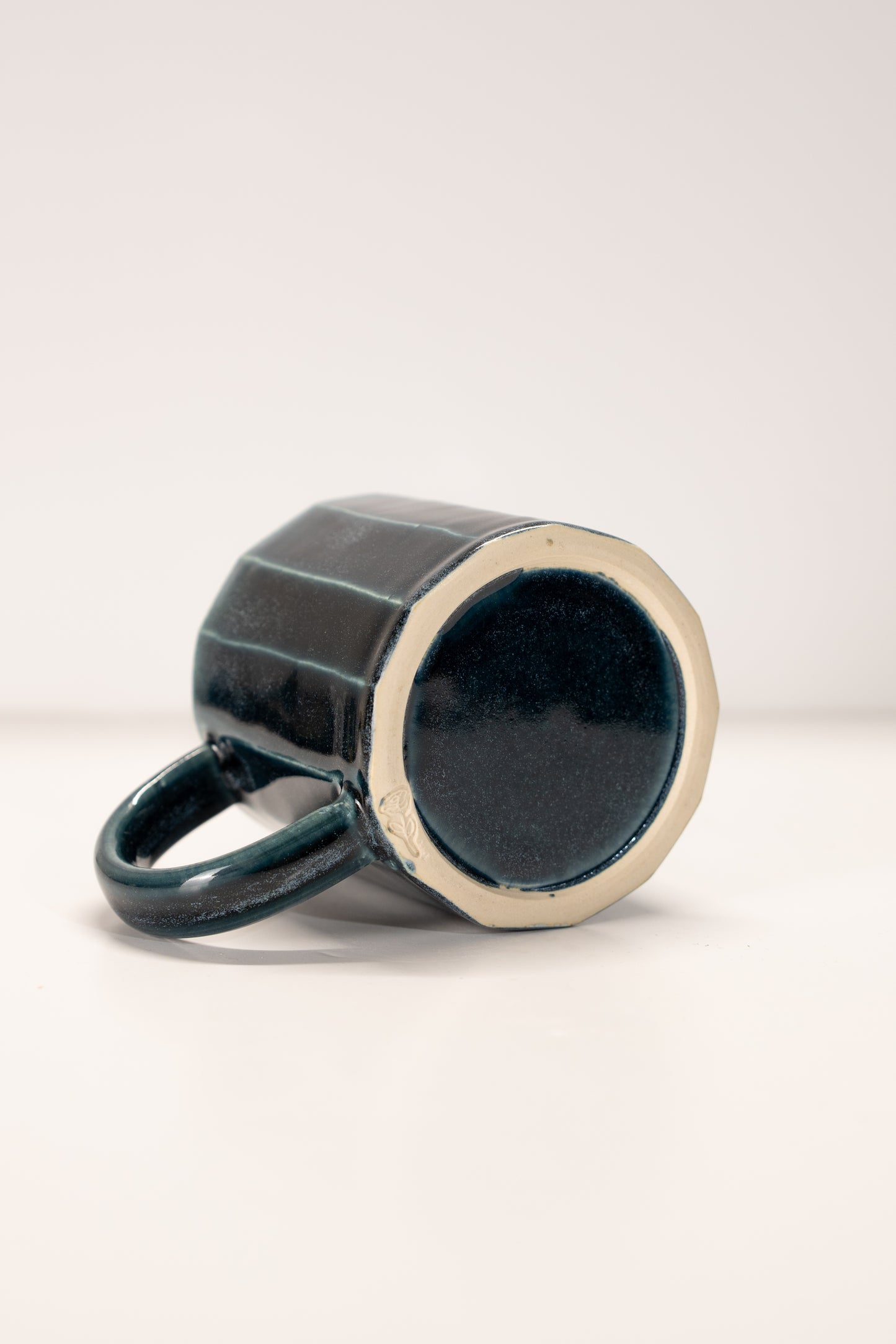 10oz Faceted Mug 2