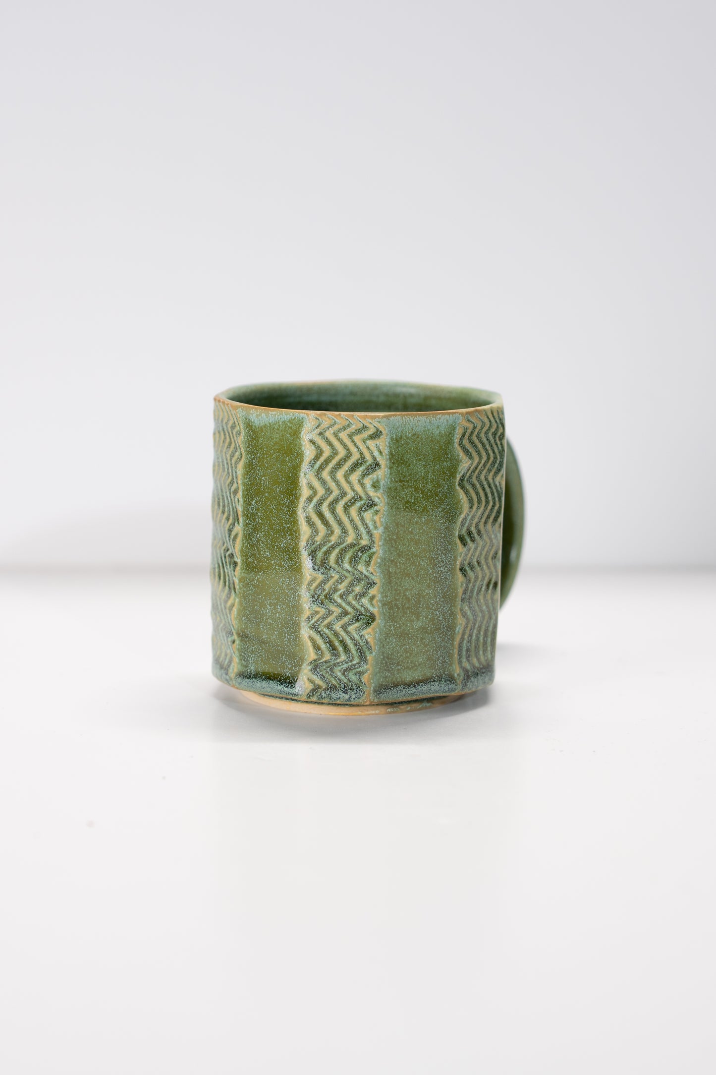 12oz Faceted Wiggle Mug
