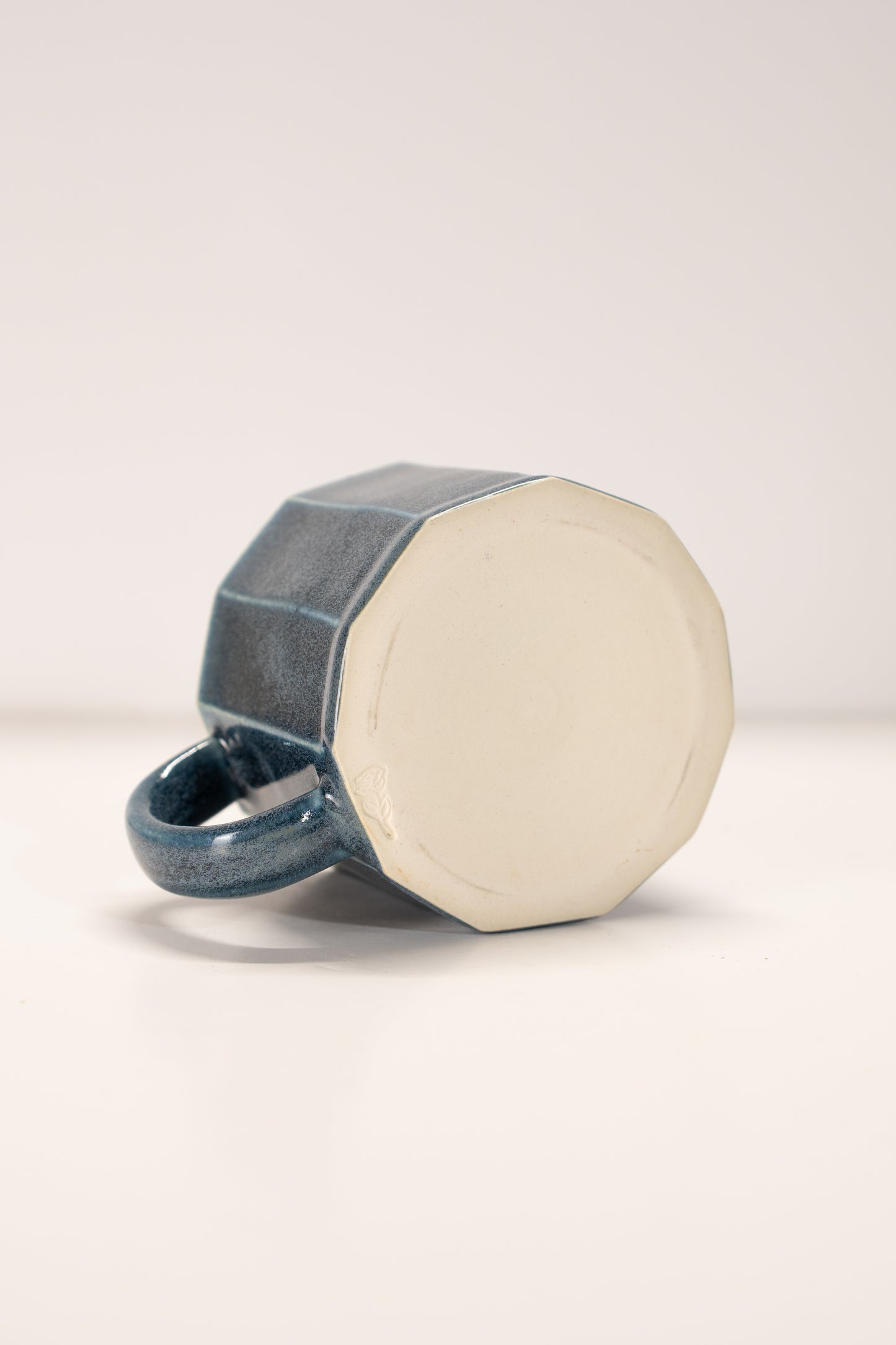 10oz Faceted Mug 1